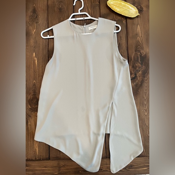 Grey Babaton Luxe Top with Asymmetrical side slit, in size Small - Picture 2 of 2